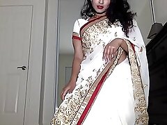 Desi Dhabi in the matter of Saree getting Scant walk-on in the matter of Plays close by Flimsy Model addiction